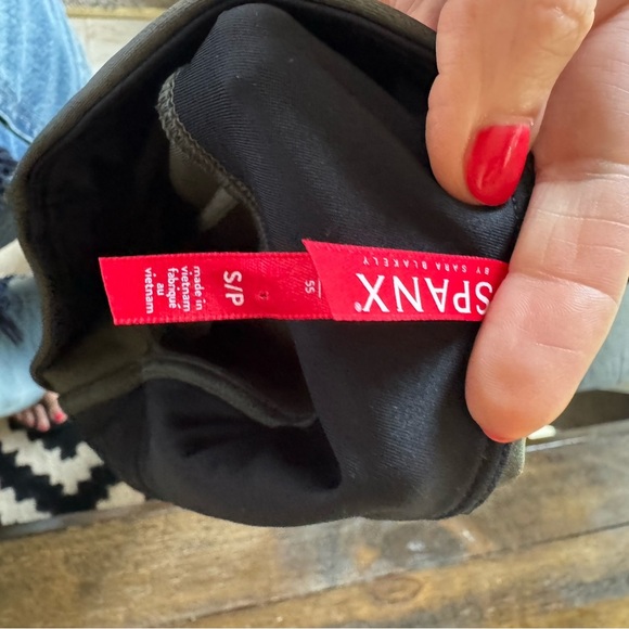 Spanx Faux Leather Olive Size SM like new condition - Picture 3 of 4